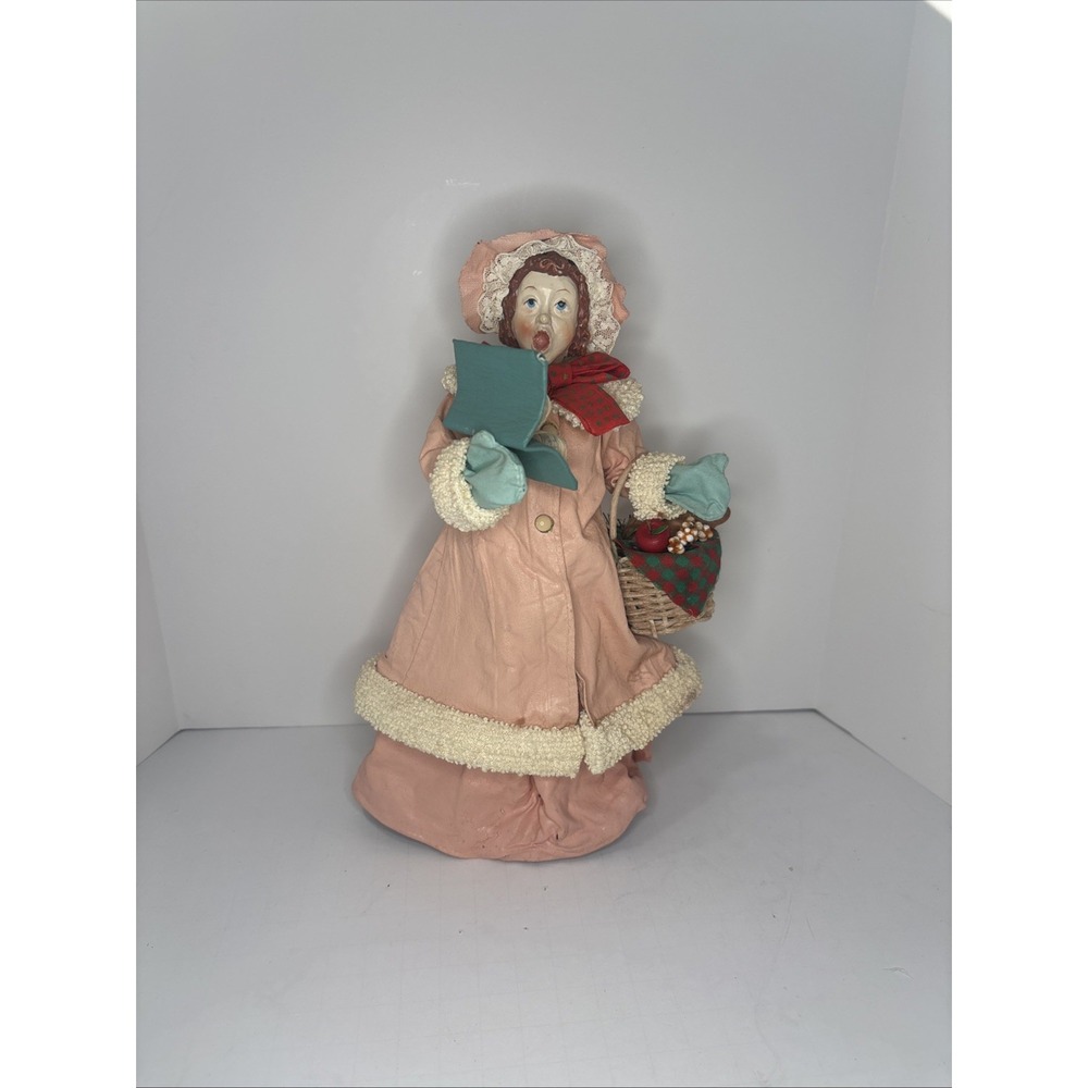 CLOTHTIQUE Possible Dreams 1989 CHRISTMAS Caroler‎ Holiday Decor 8.5" VINTAGE